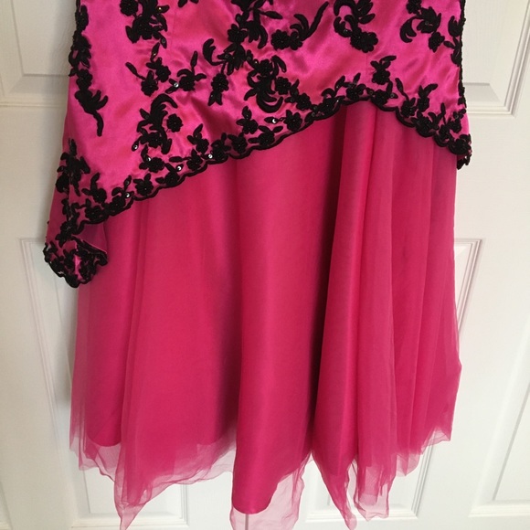 Appliqué Hot Pink Mermaid Gown, Sz 4 - Picture 4 of 16